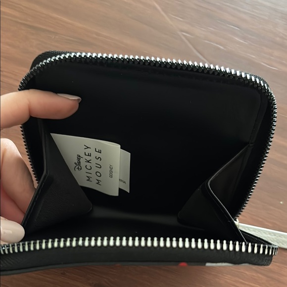 Disney Mickey Mouse Crossbody Bag and Wallet Set - Picture 6 of 8